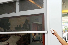 CỬA LƯỚI CHỐNG MUỖI TỰ ĐỘNG